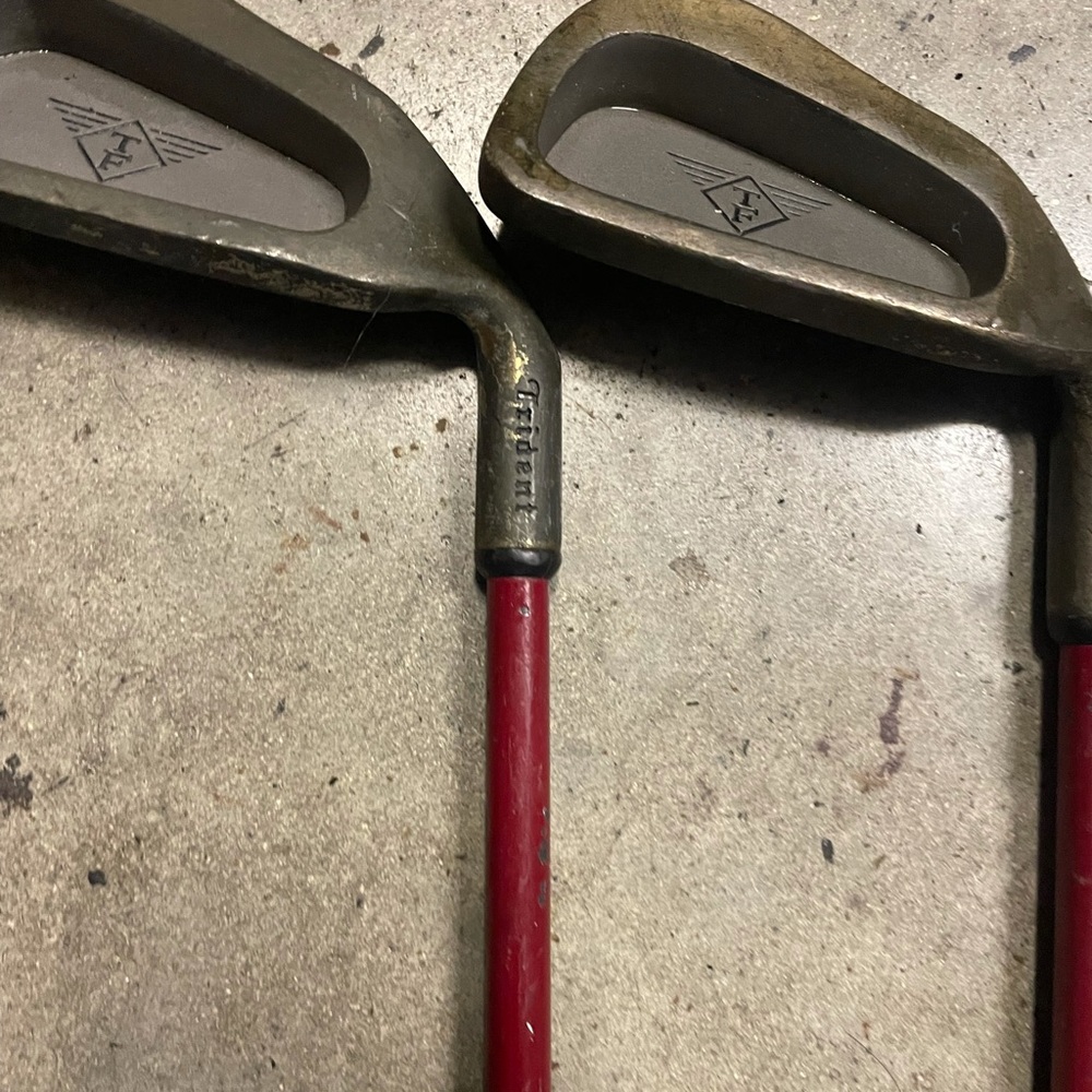 Woman’s Trident golf clubs 5 pc iron set Right Handed lite flex